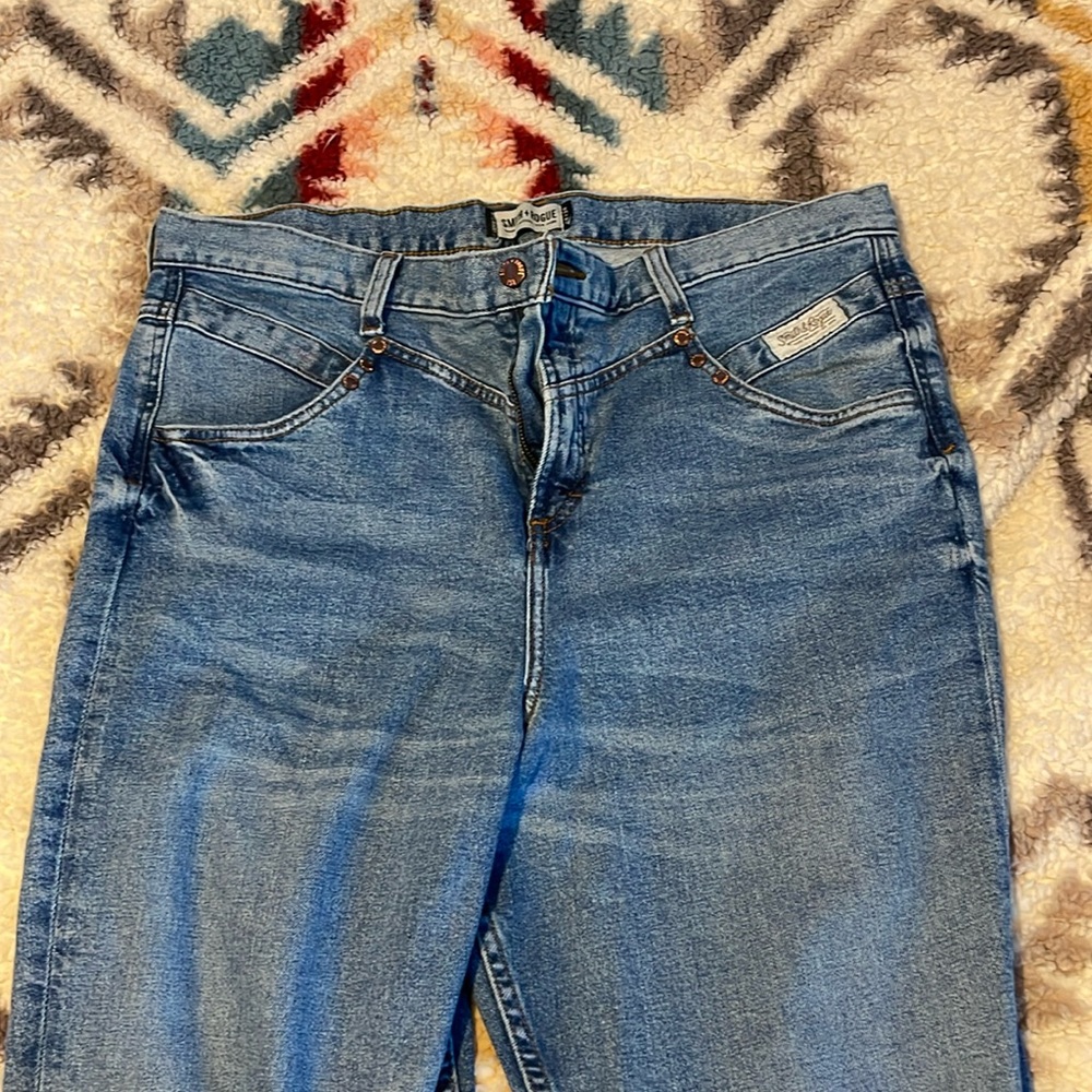 Brand new no tags super cute straight legged color-white blue wash